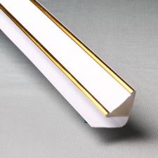 ПВХ плинтус с золотыми полосами  для панелей